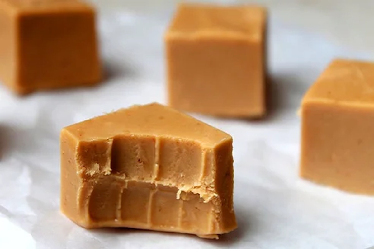 Cubitos de caramelo, un dulce con azúcares de absorción rápida