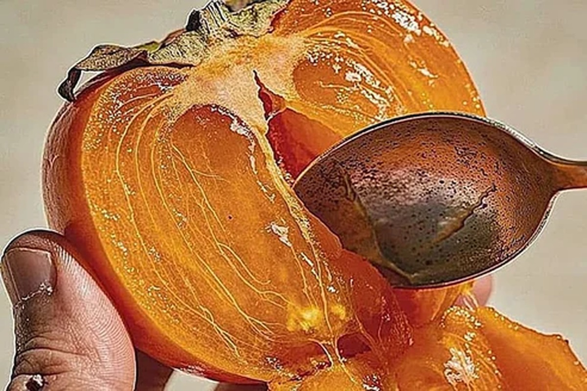 Caqui maduro, una fruta con alto contenido en azúcar natural